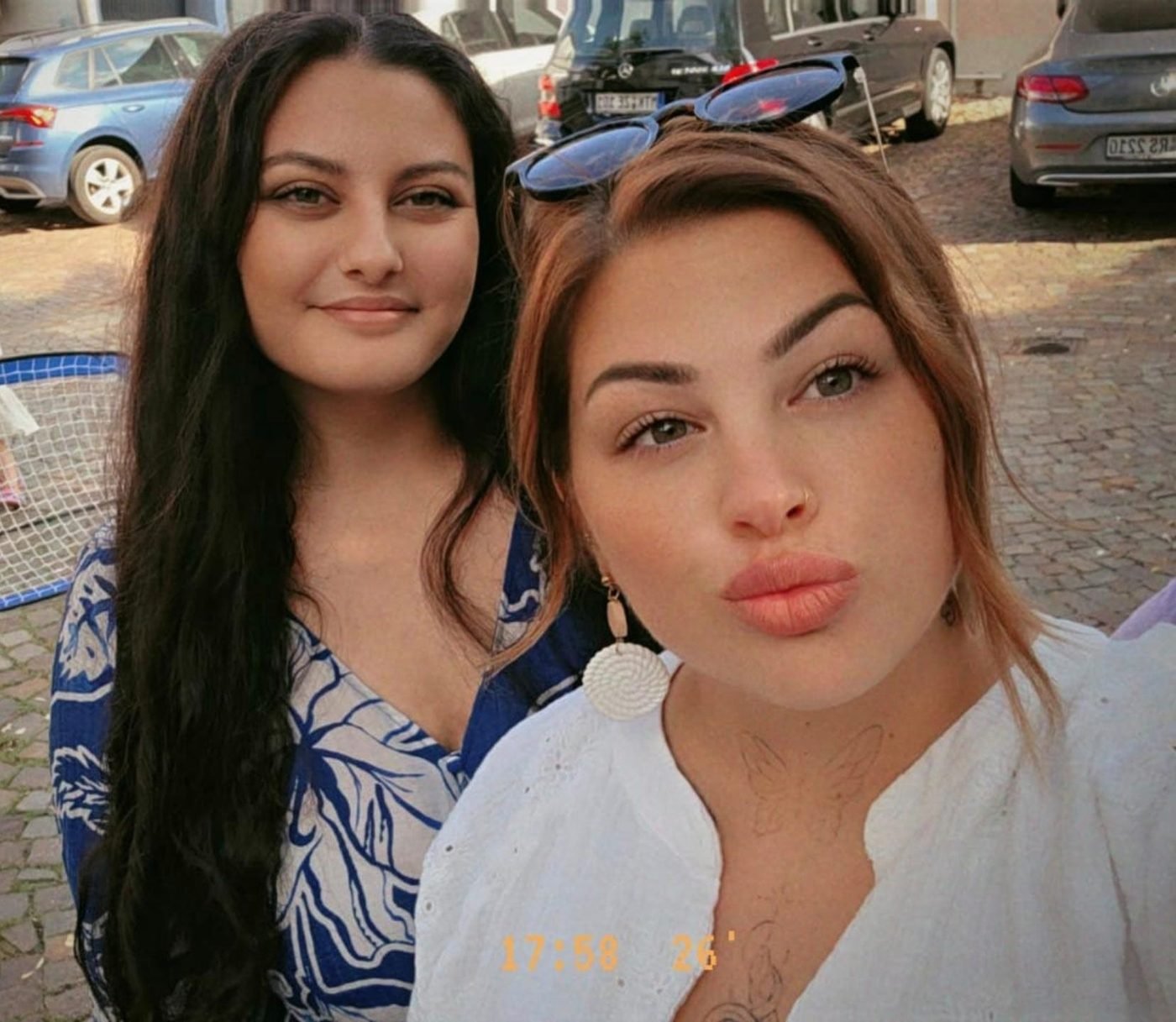 Juliane mit ihrer zweiten Trauzeugin Jaqueline